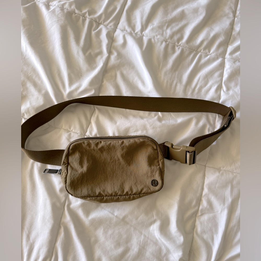 Lululemon belt bag